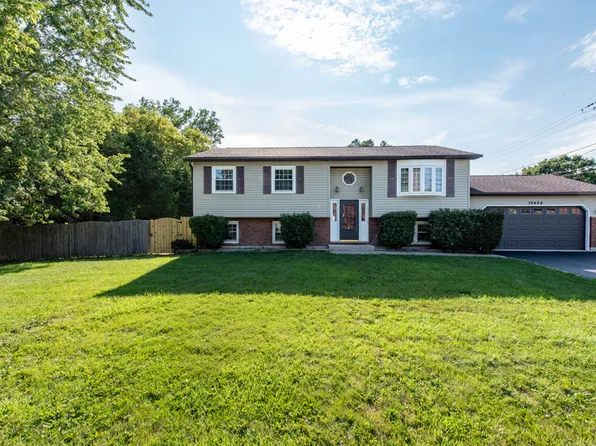 38484 N North Shore Ave, Beach Park, IL 60087