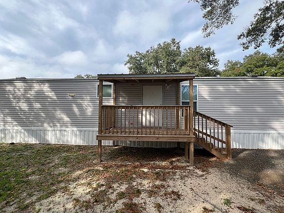 3rd image of 725 N Navy Blvd