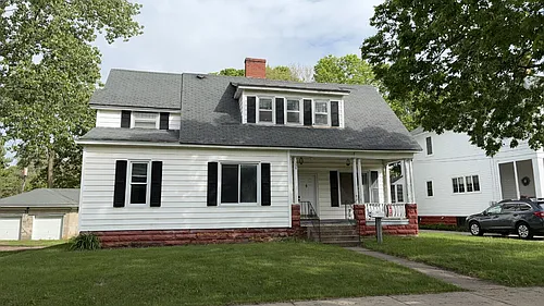 308 Jefferson St Photo 1