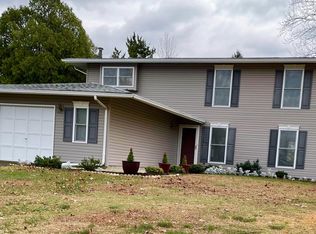 8 Berwick Ct, Mount Holly, NJ 08060