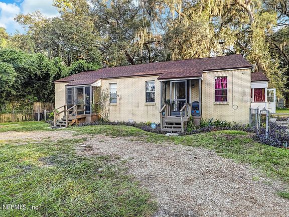 3rd image of 8753 BUTTERCUP Street