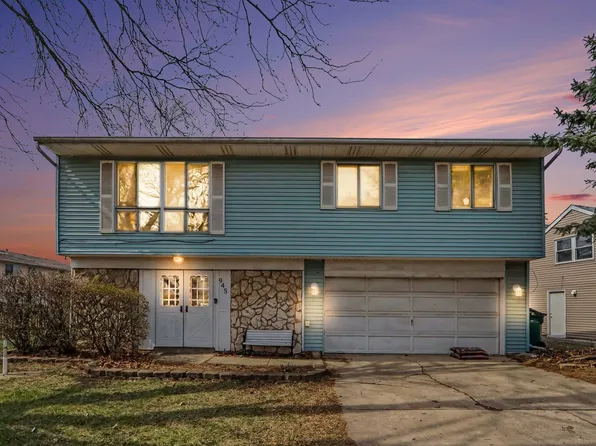 945 Surrey Ct, Joliet, IL 60431