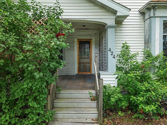 4th image of 424 Putnam Street