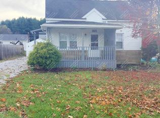 1282 Stratford St, Barberton, OH 44203