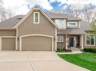600 Broadmoor Cv, Louisburg, KS 66053