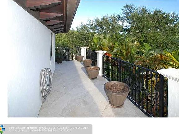 5th image of 107 SE 13th Ave #107