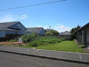 2nd image of 522 Douglas Ave