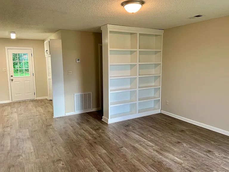 16998 Carter Cir — Photo 3
