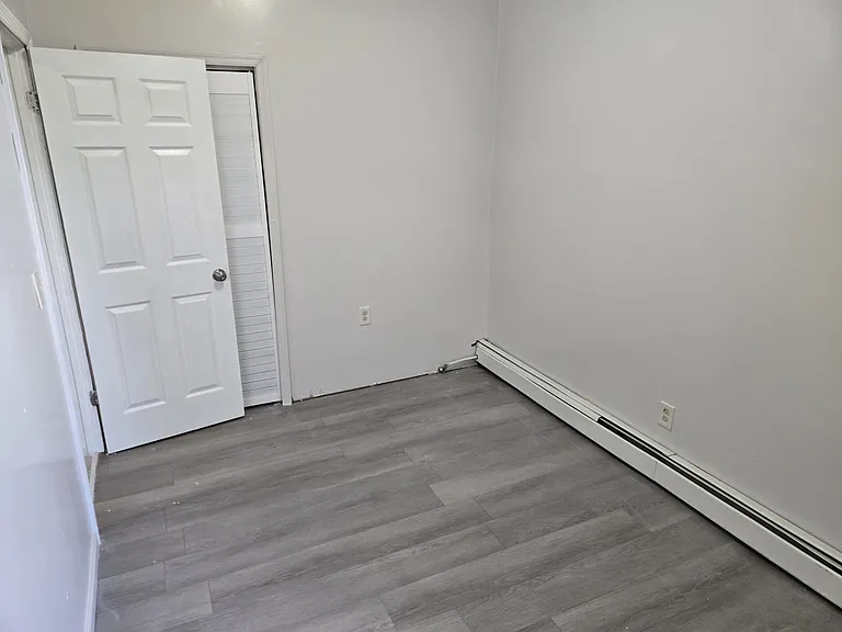 325-329 Grand St #2L — Photo 6