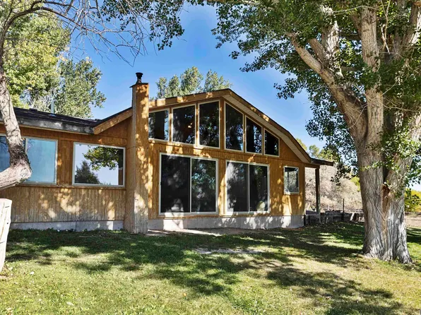 675 Burma Rd, Riverton, WY 82501