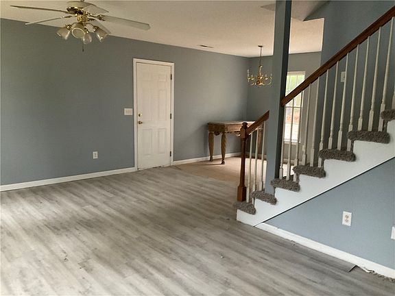 5th image of 102 Soaring Hawk Ct