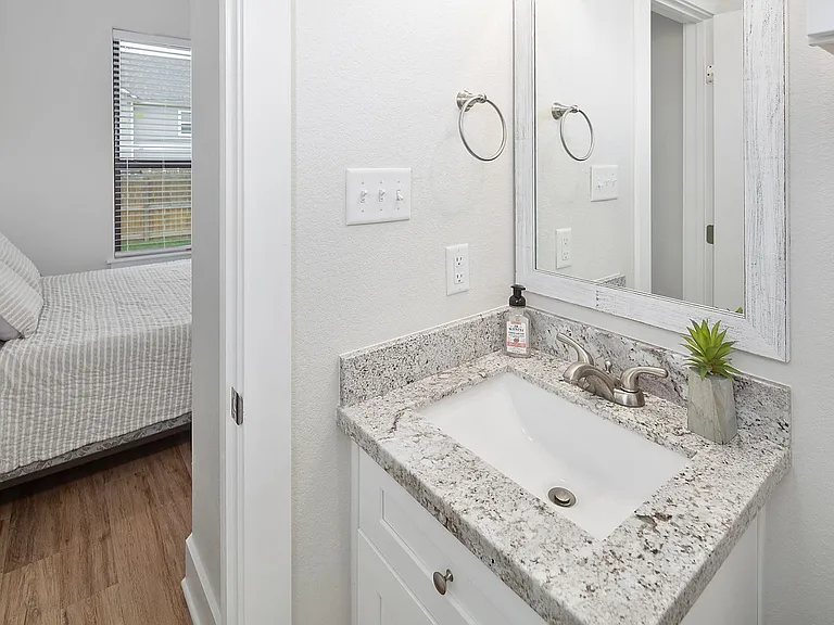 1104 Arizona St — Photo 15