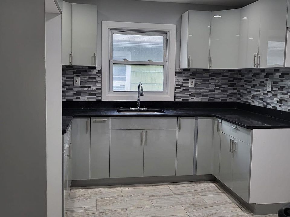 1st image of 5 Lawton St Floor 2