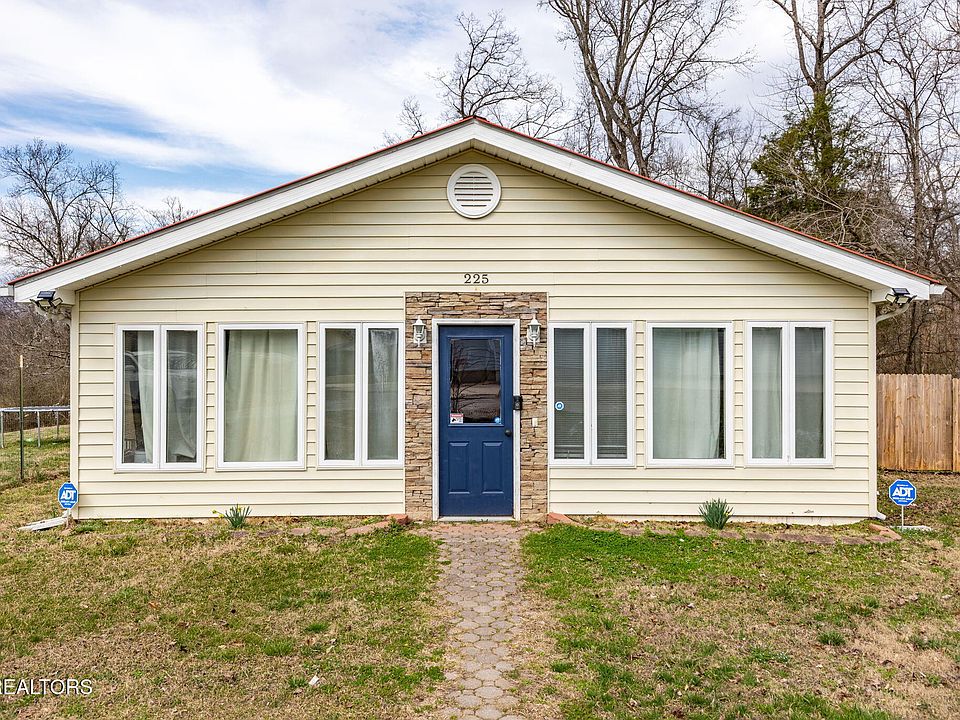 1st image of 225 Capps Ln