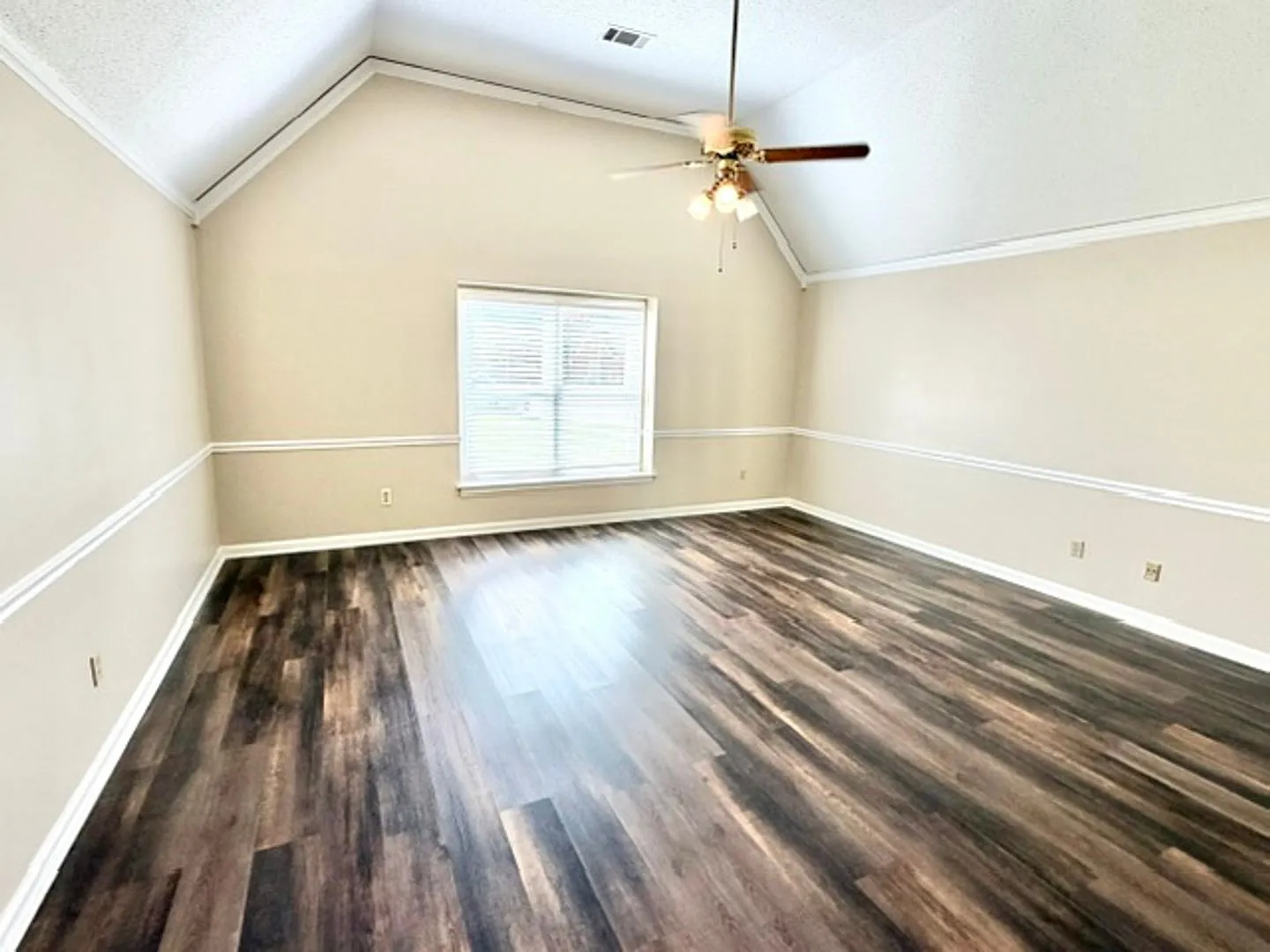 WoodCadeCv876 — Photo 4