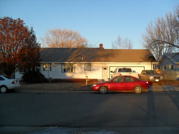 744 Windham Sq, Glendive, MT 59330