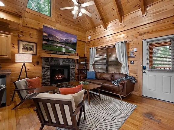 5th image of 1671 Mountain Lodge Way