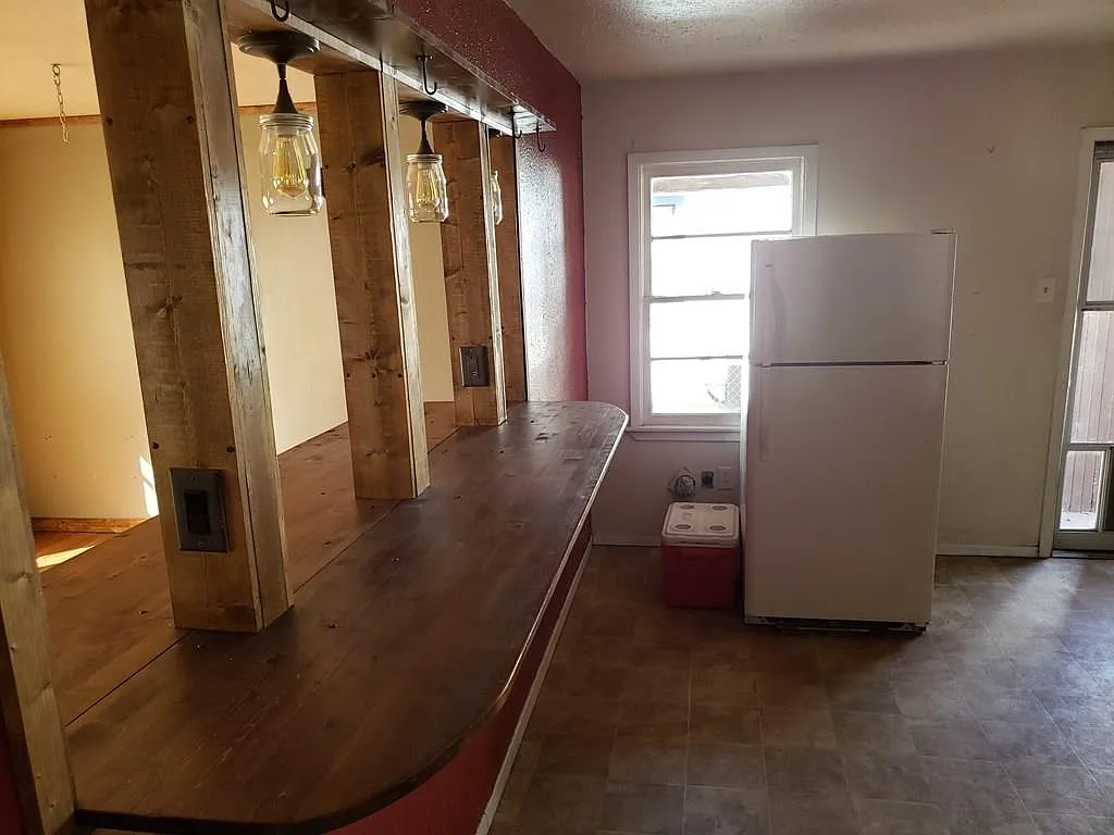 4 bed, 2.0 bath, 1512 sqft, $1,850 — Photo 4