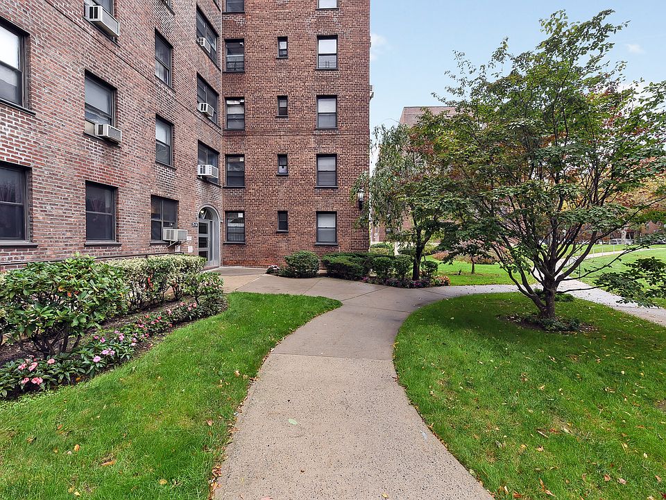 2nd image of 2540 Union St #A