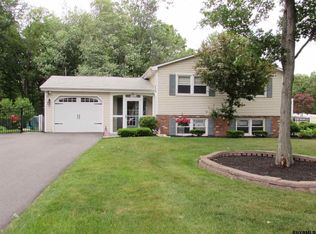 12 Briarfield Dr, Clifton Park, NY 12065