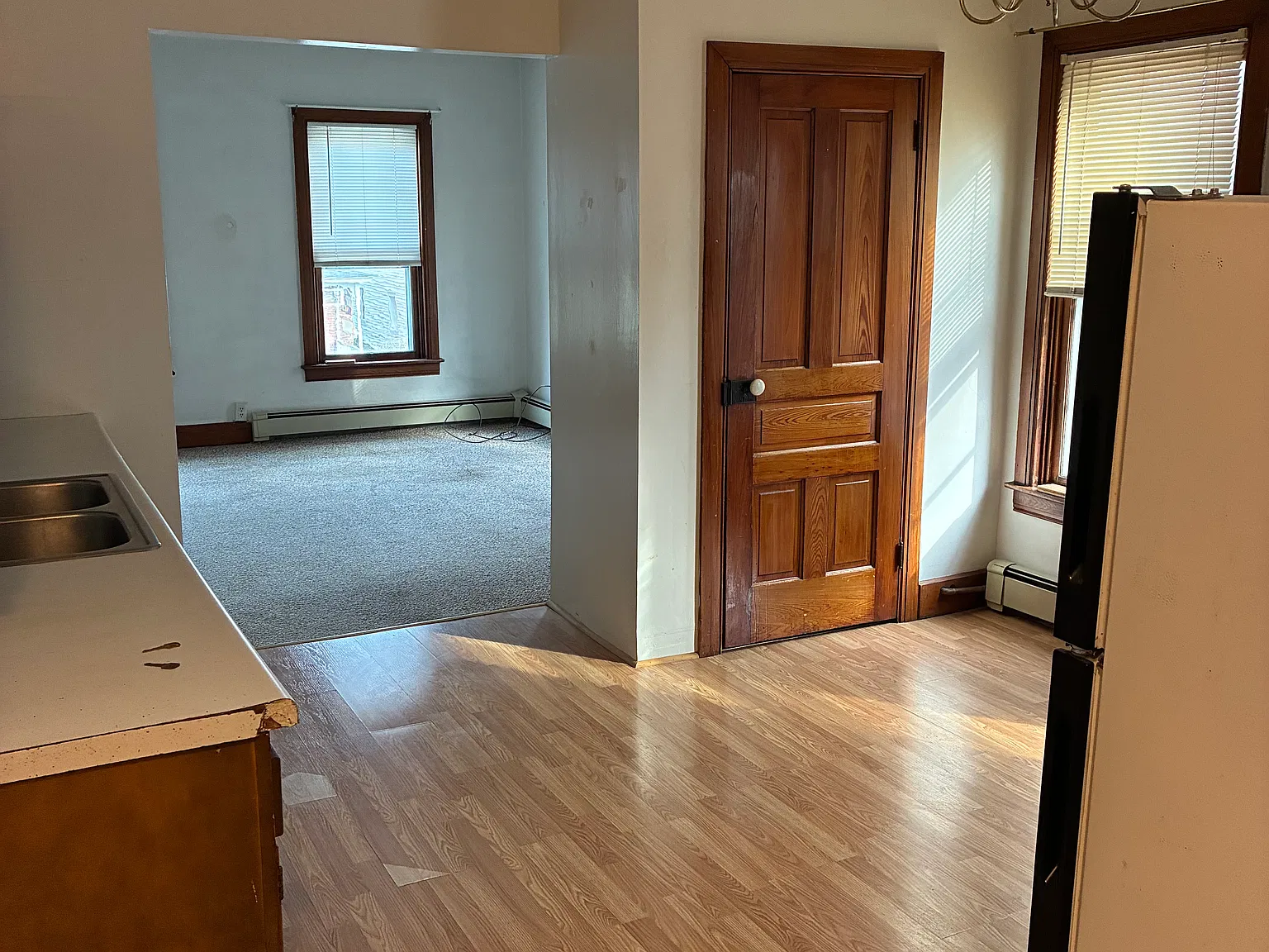 1 bed, 1000 sqft, $1,190 — Photo 3