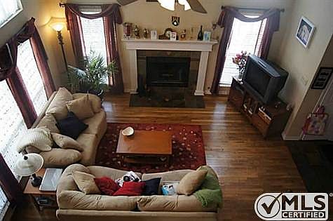 2nd image of 803 Woodlake Dr