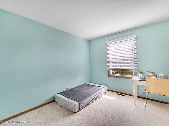 4th image of 884 Weeping Willow Dr