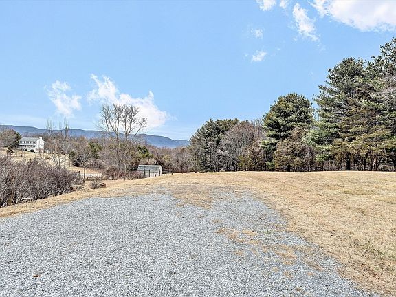 4th image of 3862 Country Club Rd