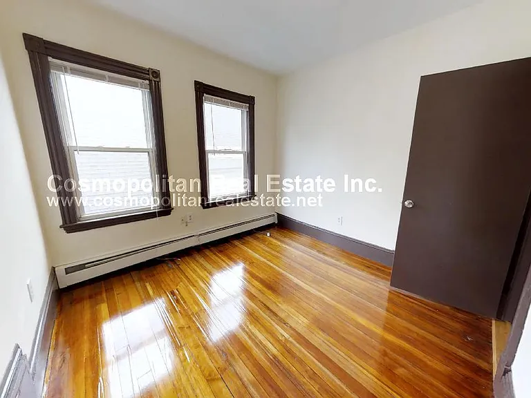 28 Temple St #3 — Photo 4