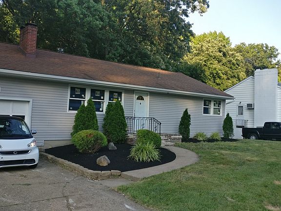 3rd image of 37 Glen Stewart Dr