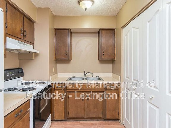 3rd image of 141 Centennial Dr APT B