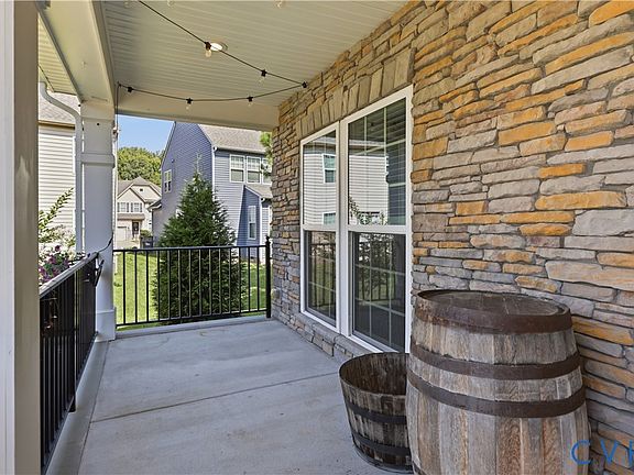 2nd image of 8842 Thorneshire Cir