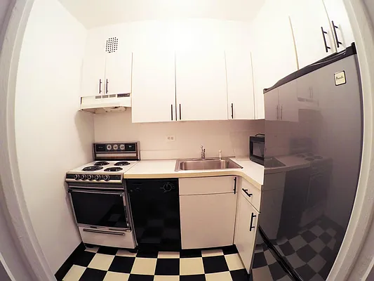 Rented by Keller Williams NYC | media 44