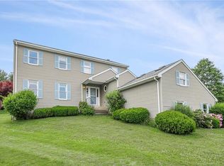 25 Old Hatchery Ln, Newington, CT 06111
