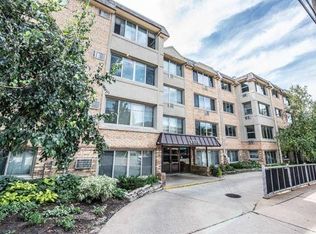 2727 W 43rd St APT 211, Minneapolis, MN 55410