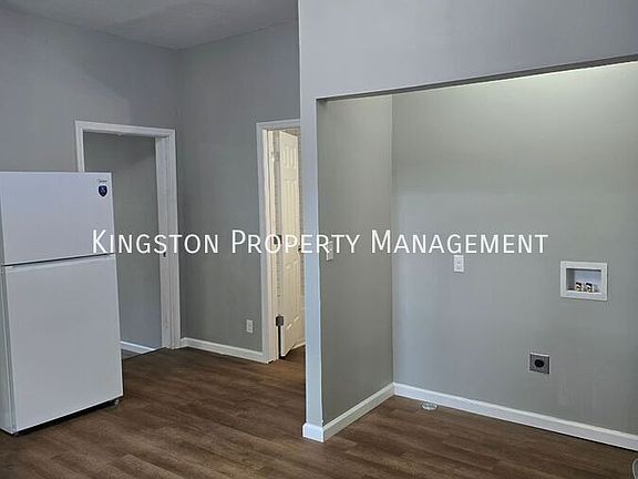 4th image of 733 Walker Ave #A