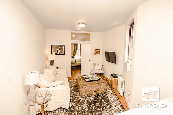 Rented by Jonis Realty | media 3