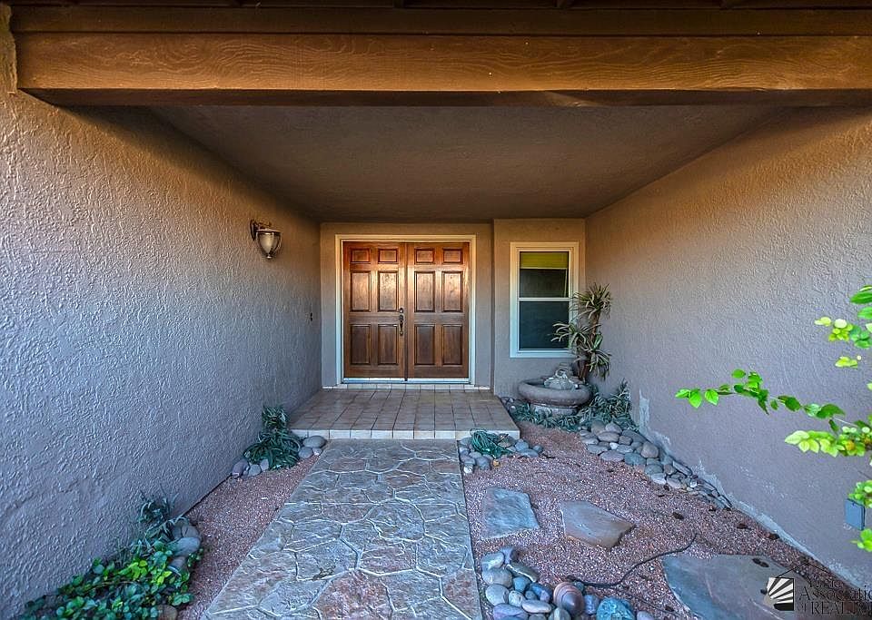 2135 E 26th Way, Yuma, AZ 85365 | MLS #20260325 | Zillow