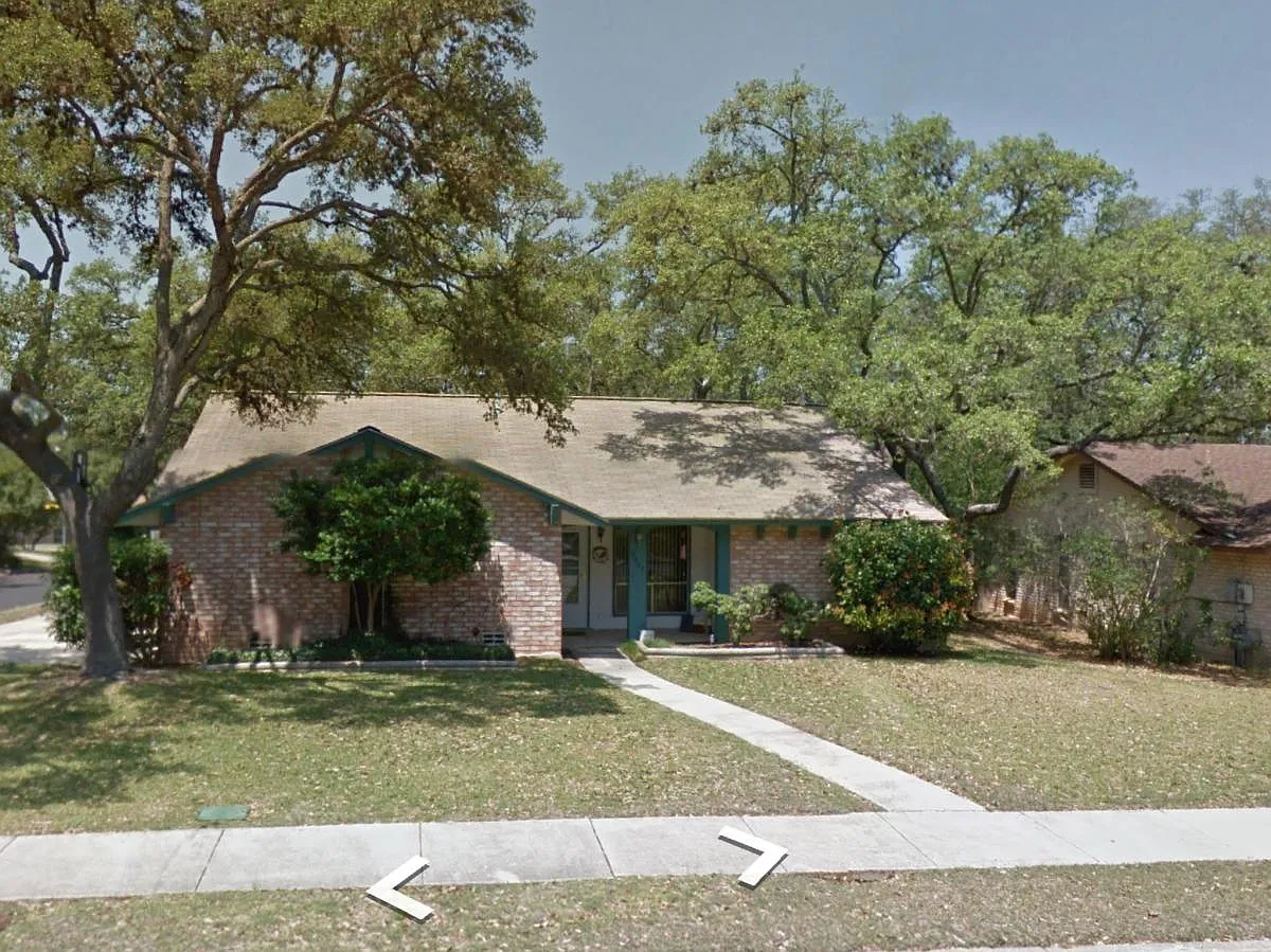 3 bed, 1353 sqft, $1,700 — Photo 2