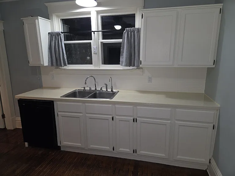 147 S Main St — Photo 8