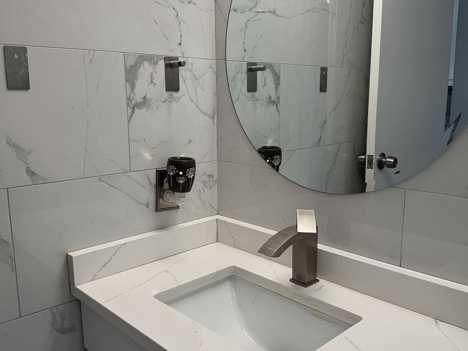 515 W Highland Rd Apt E3, photo 12