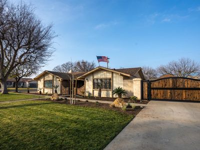 469 S Dee Ann Ave, Fresno, CA, 93727