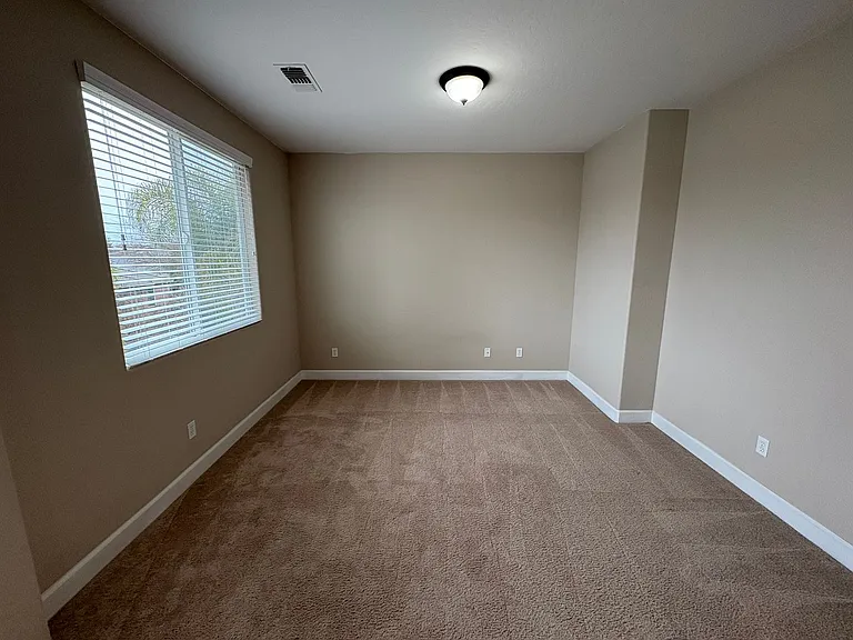 3116 W Buena Vista Ave — Photo 37