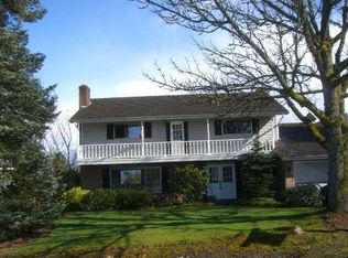 19852 47th Ave NE, Lake Forest Park, WA 98155