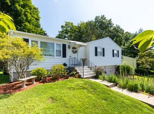 39 W Hill Ter, Naugatuck, CT 06770