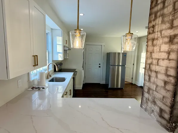 5 Chestnut St, Beverly, MA 01915