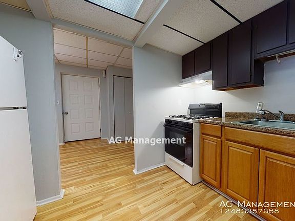 4th image of 4098 Parkway St #B