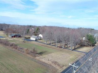 107 East St S, Suffield, CT 06078