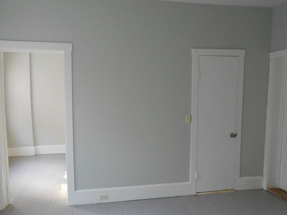4th image of 221 NE 10th St