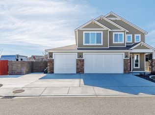 1325 Diamond Loop, West Richland, WA